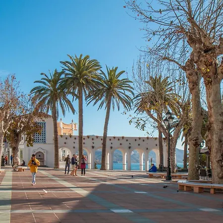 Fuentes De A21a Vacacional * Nerja